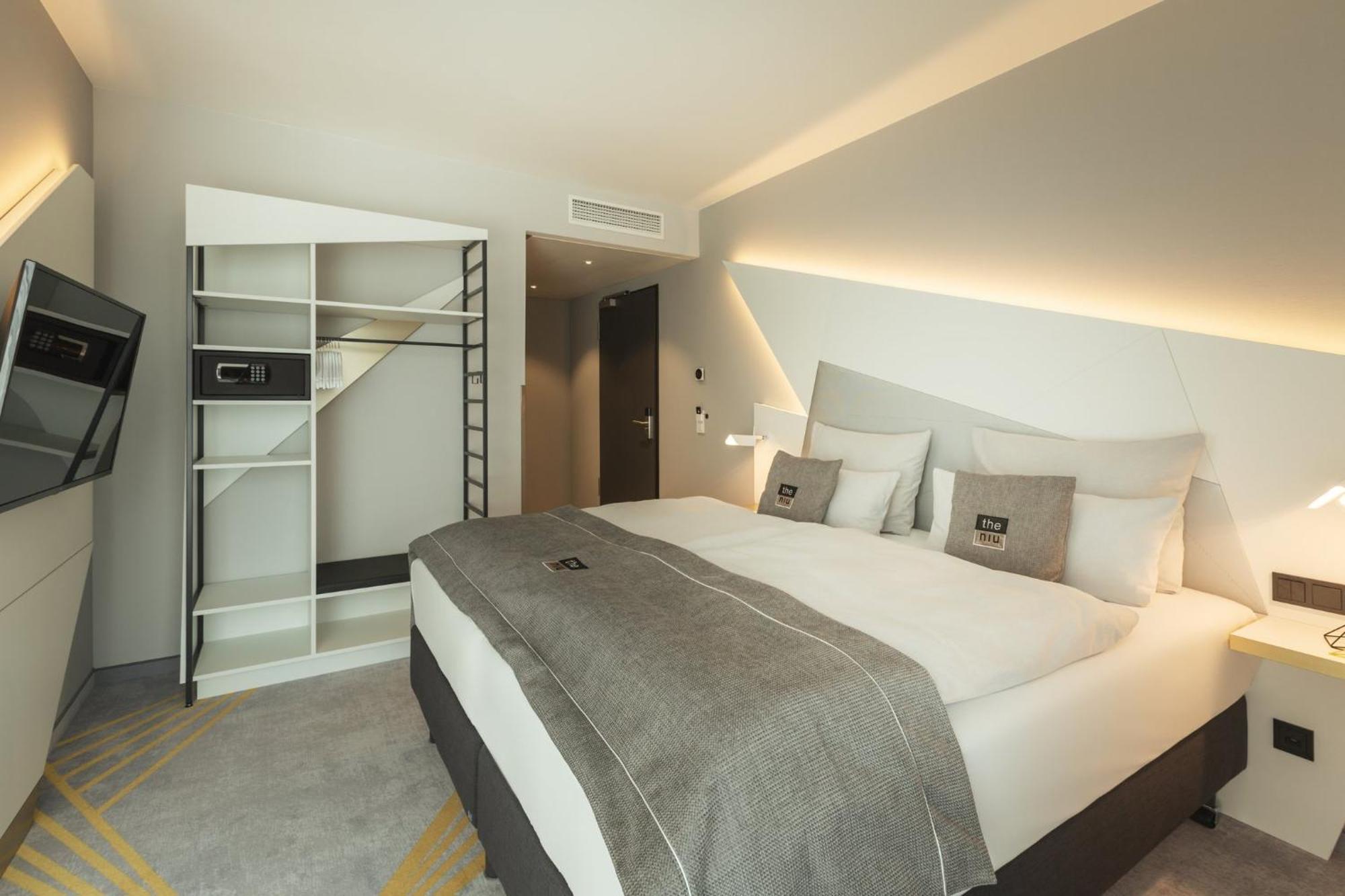 Holiday Inn - The Niu, Coin Frankfurt Ostend By Ihg Frankfurt am Main Exterior photo